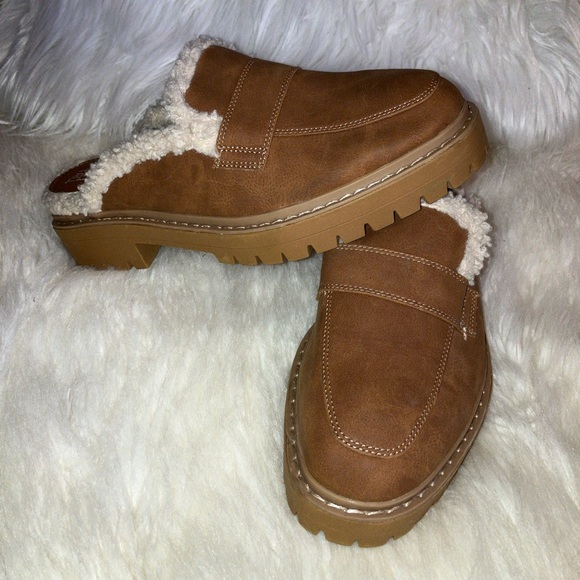 Time and Tru Women's Casual & Dress Faux Sherpa Mule Slides - Picture 1 of 5